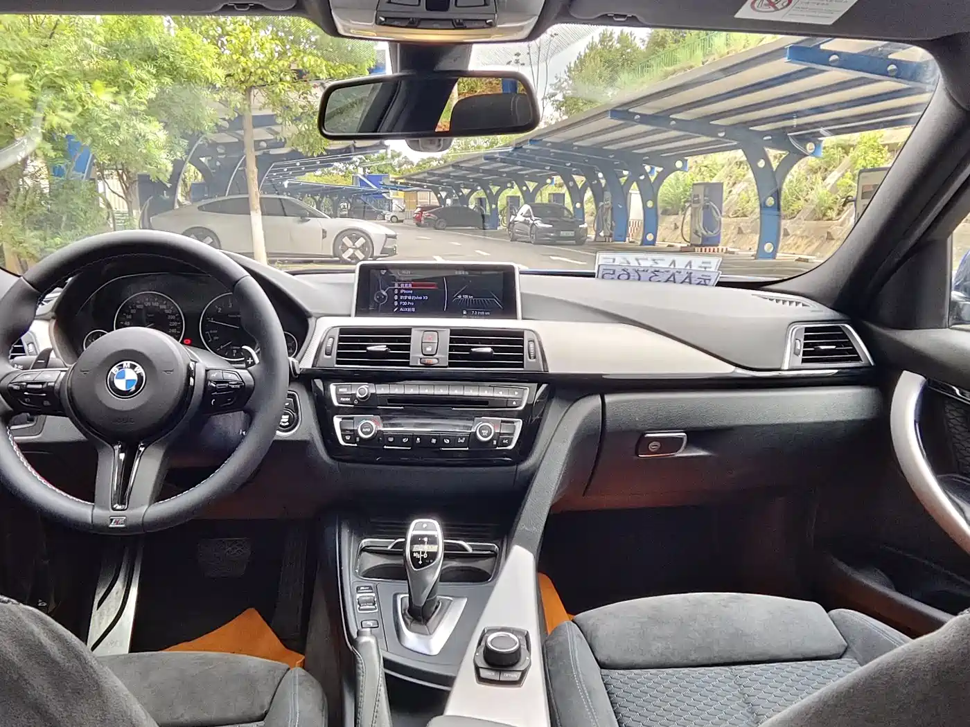 BMW 3 Series 2017 320i M Sport фото 24