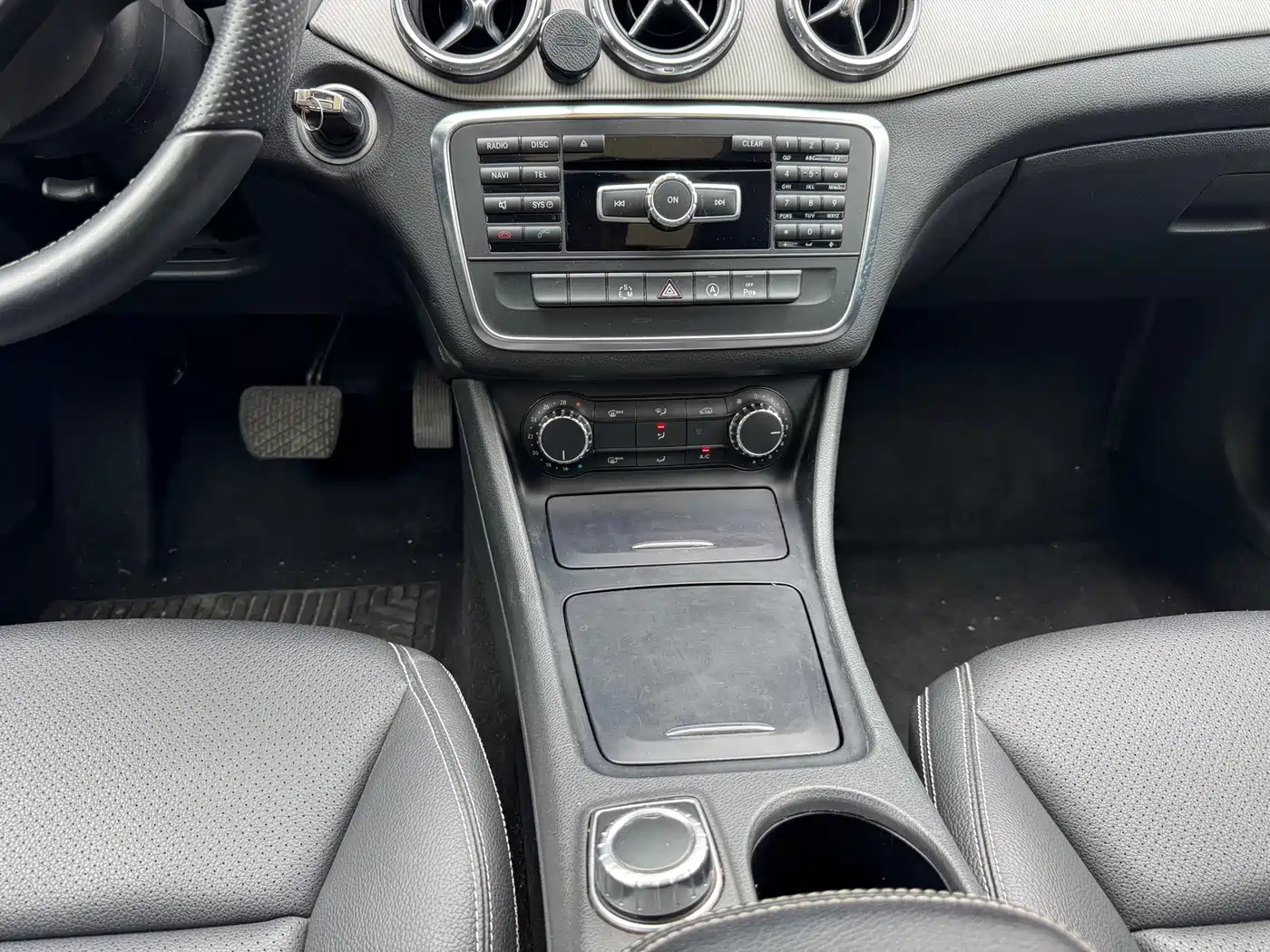 Mercedes-Benz GLA 2015 GLA 200 Dynamic фото 13