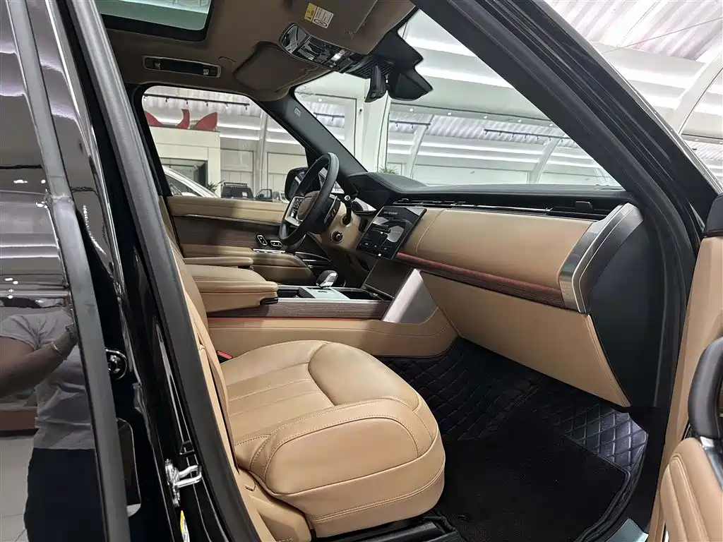 Land Rover Range Rover 2025 3.0 L6 400PS Flourishing Era Extended Wheelbase фото 16