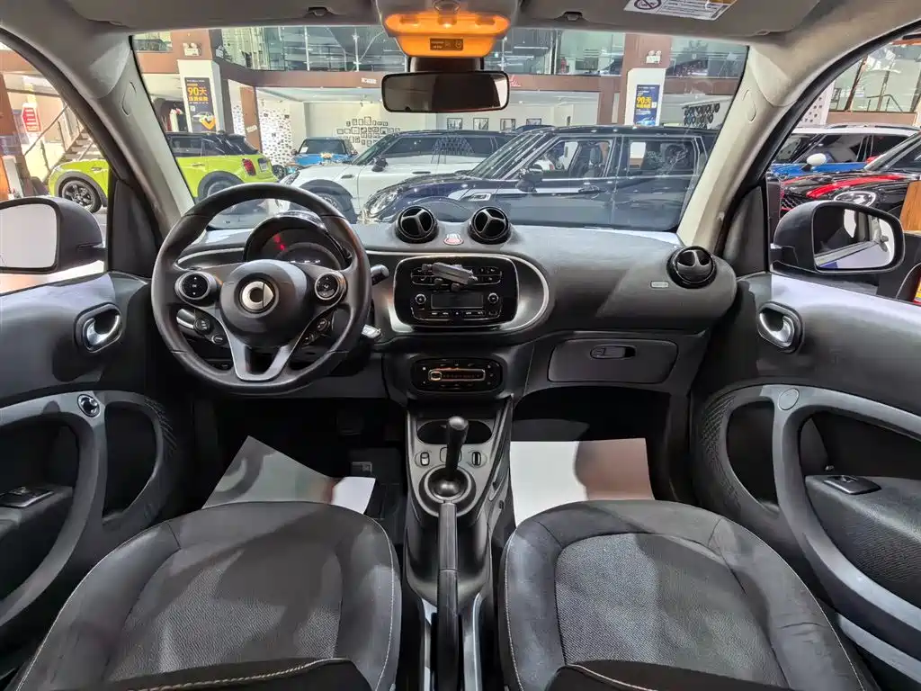 smart fortwo 2019 2019 0.9T 66kW Hardtop Wind Edition China VI