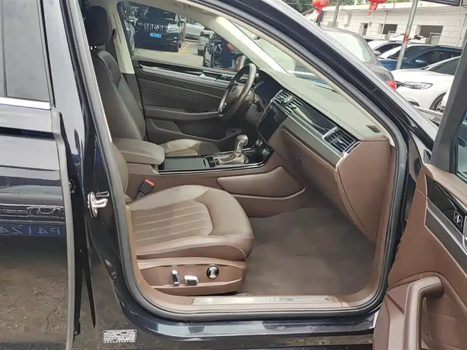 Volkswagen Phideon 2021 380TSI Luxury Edition фото 8