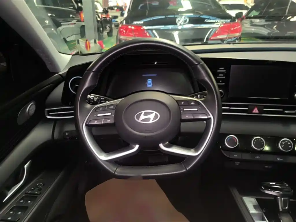 Hyundai Elantra 2023 1.5L CVT GLX Elite Edition фото 11