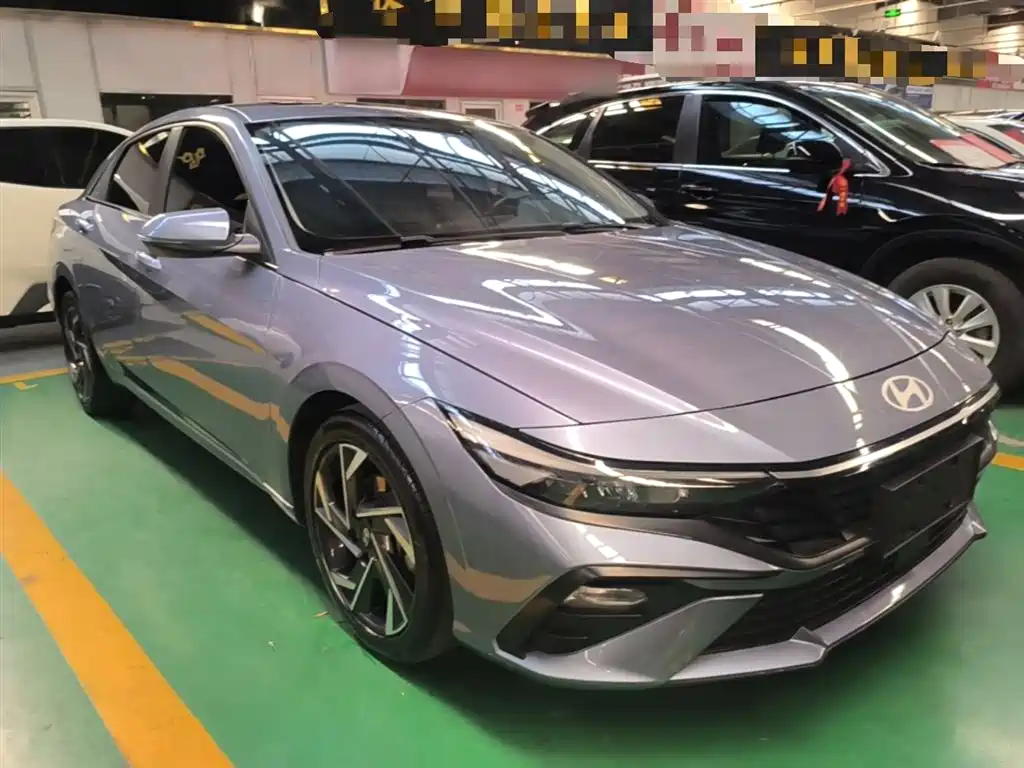 Hyundai Elantra 2023 1.5L CVT GLX Elite Edition фото 4