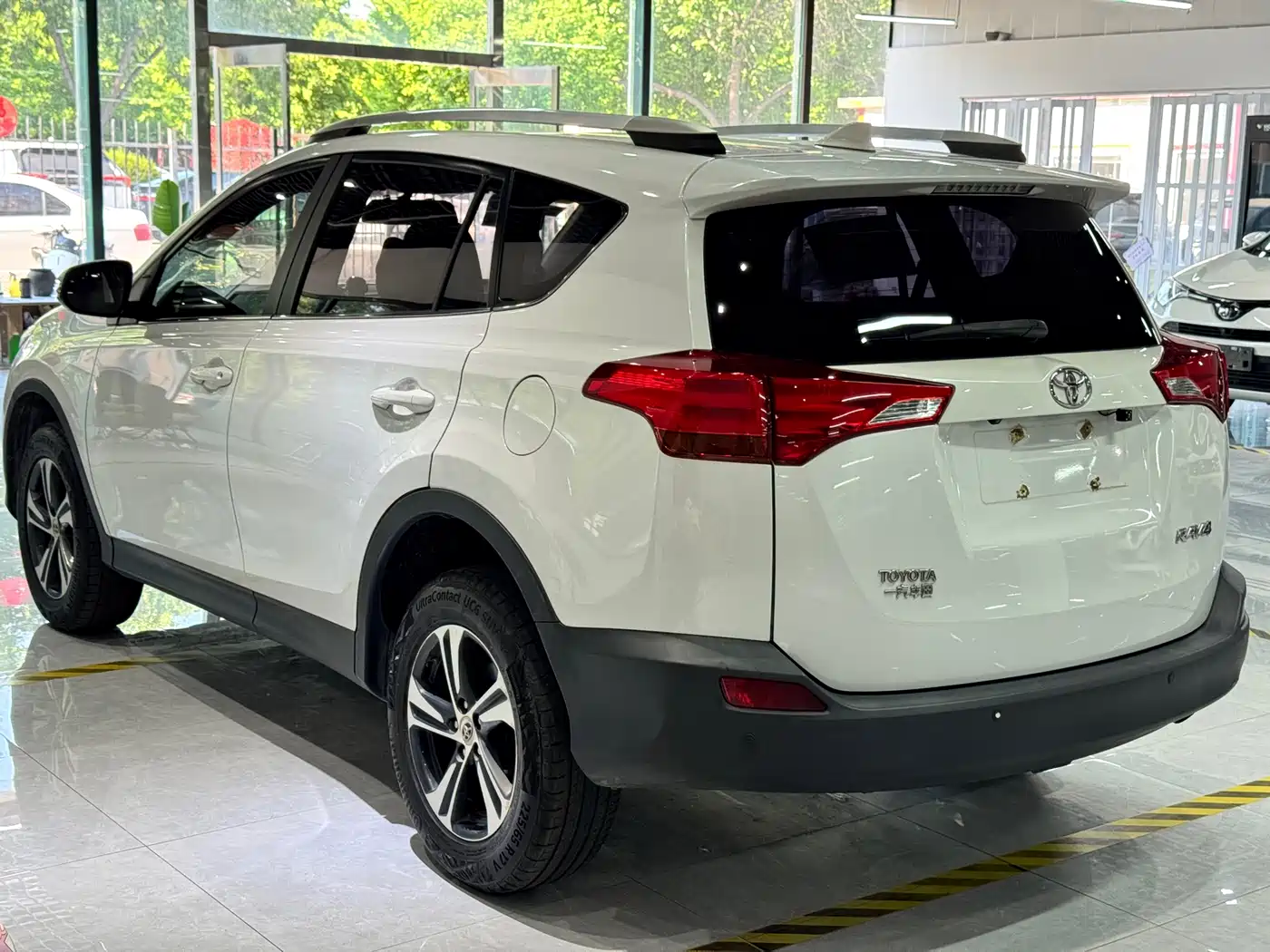 Toyota RAV4 Rongfang 2015 2.0L CVT 2WD Trend Edition фото 5
