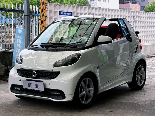  smart smart fortwo 2013 1.0T Convertible Passion
