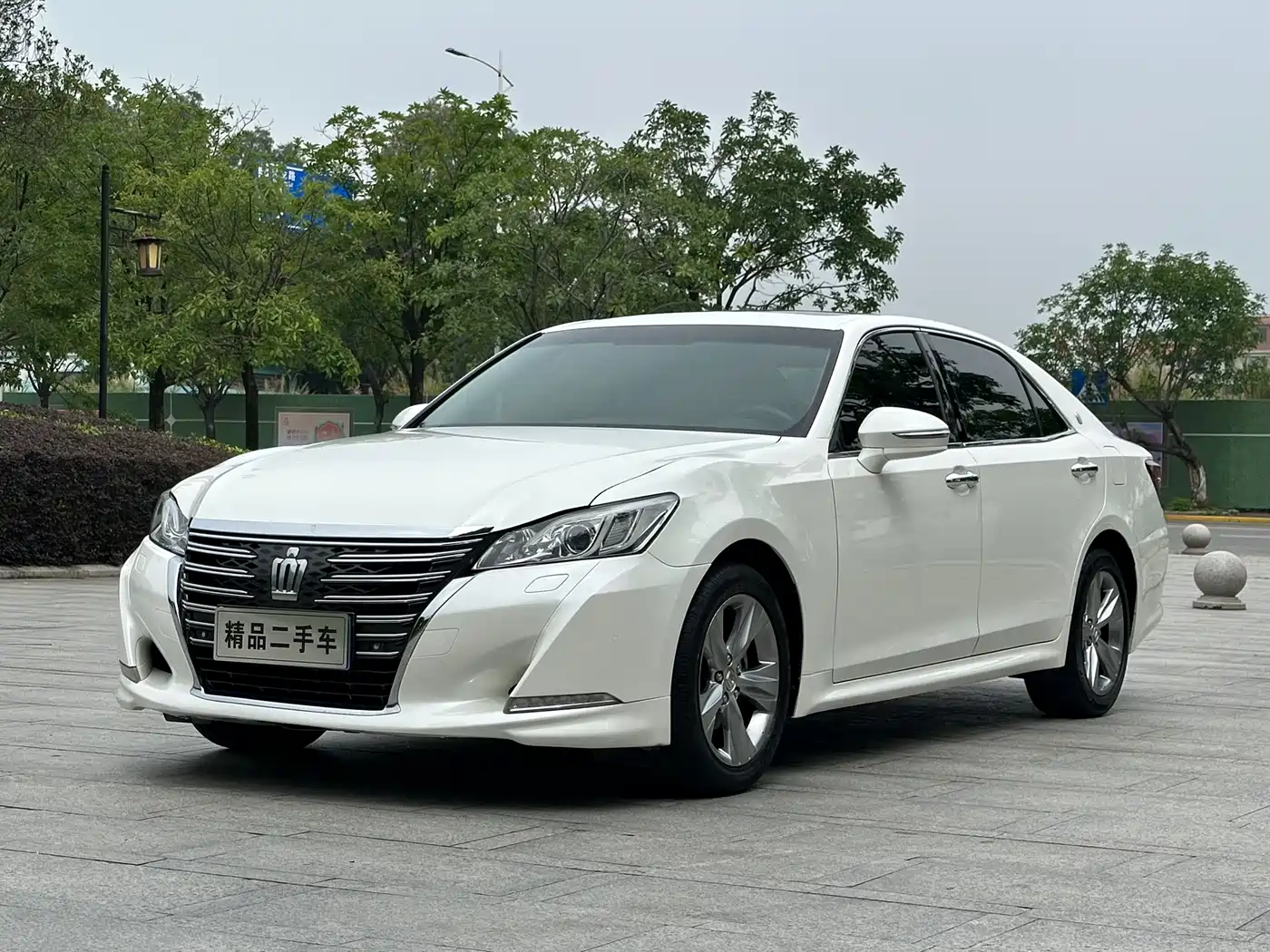 Toyota Crown 2015 2.0T Fashion