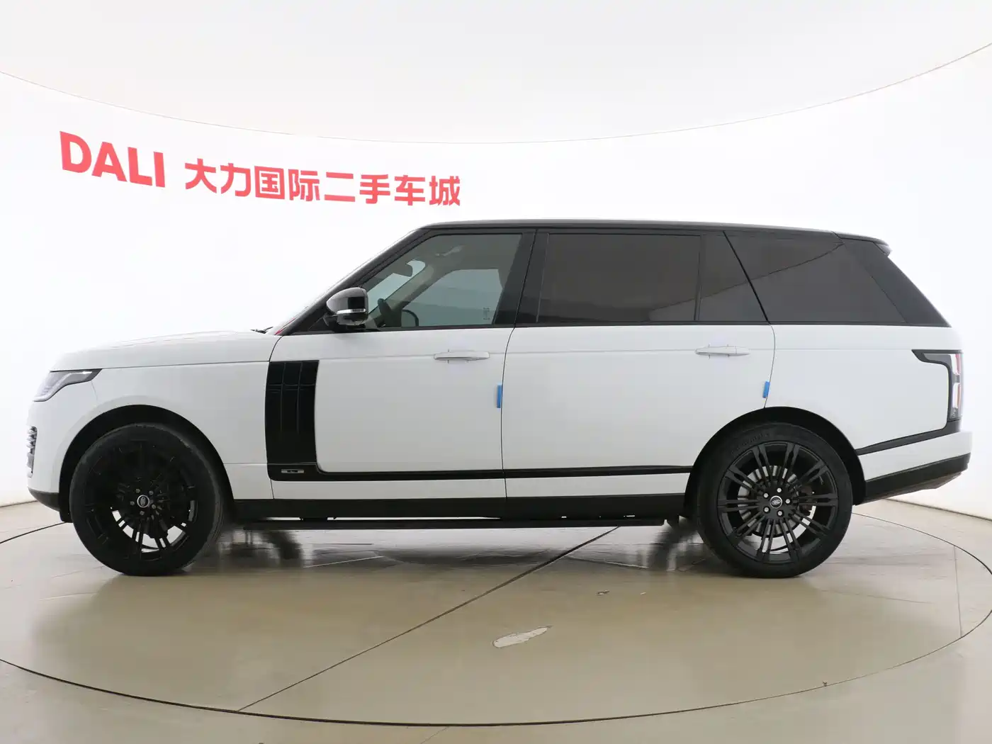 Land Rover Range Rover 2015 3.0 SC V6 Vogue SE Genesis Extended Edition фото 2