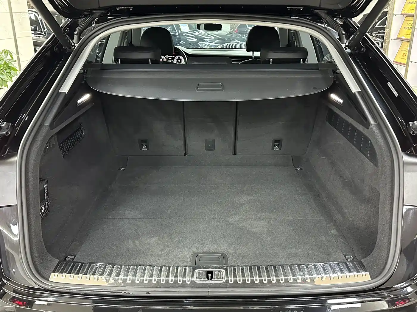 Audi Q8 2022 55 TFSI Luxury Dynamic фото 8
