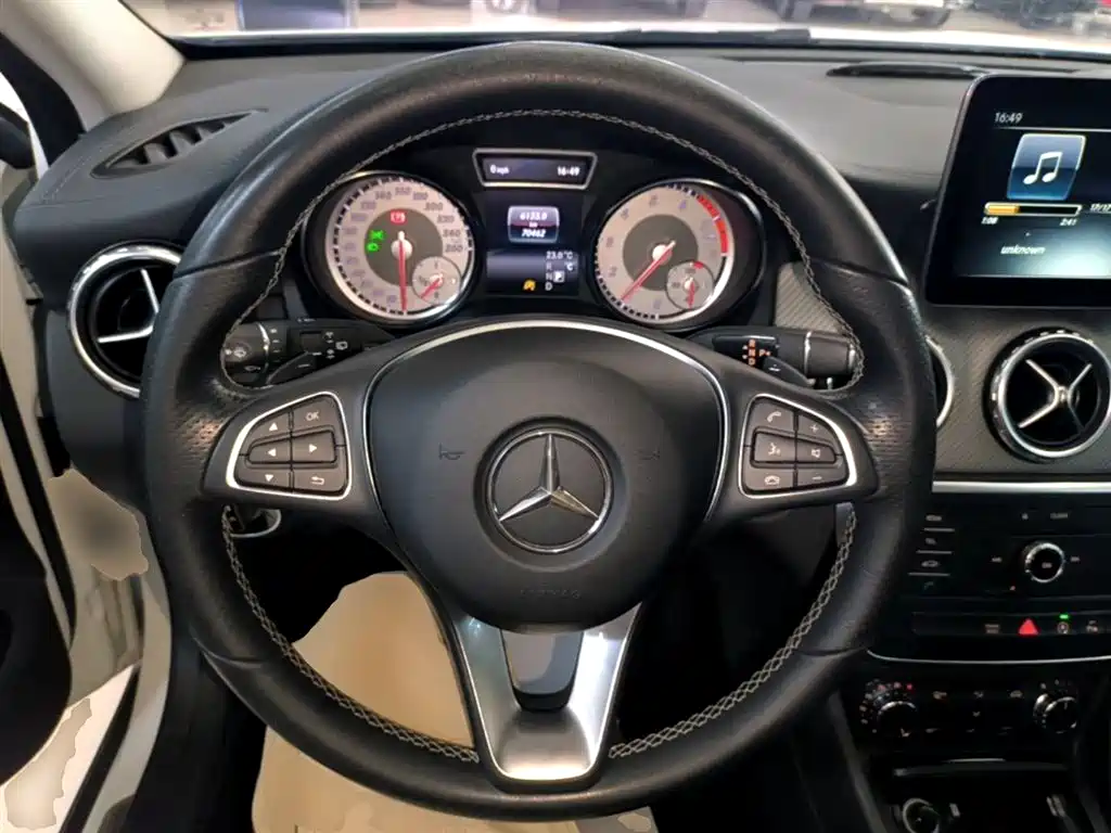 Mercedes-Benz GLA 2016 GLA 200 Fashion фото 11
