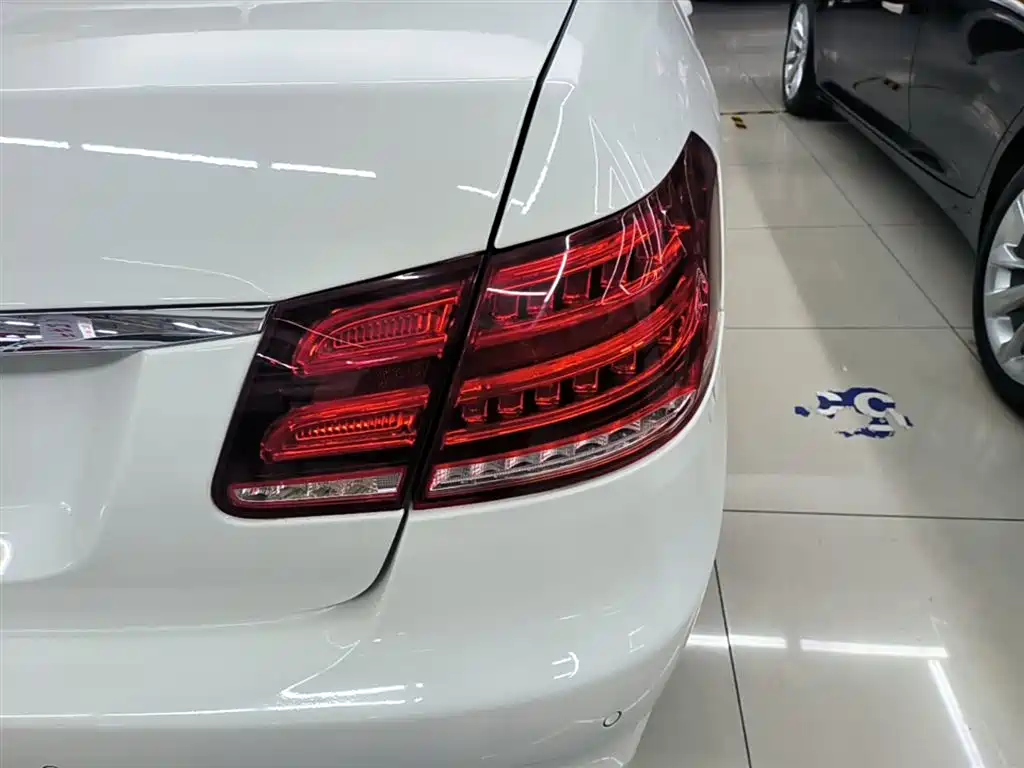 Mercedes-Benz E-Class 2015 E 260 L Sport фото 7
