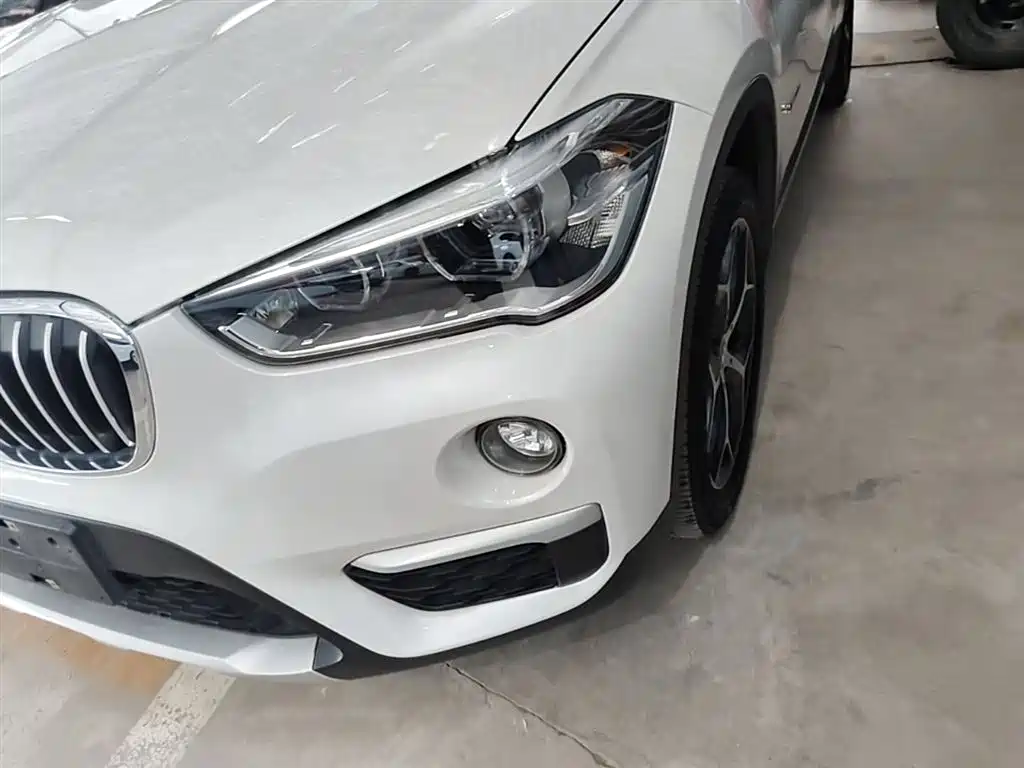 BMW X1 2018 sDrive18Li Premium Model фото 24