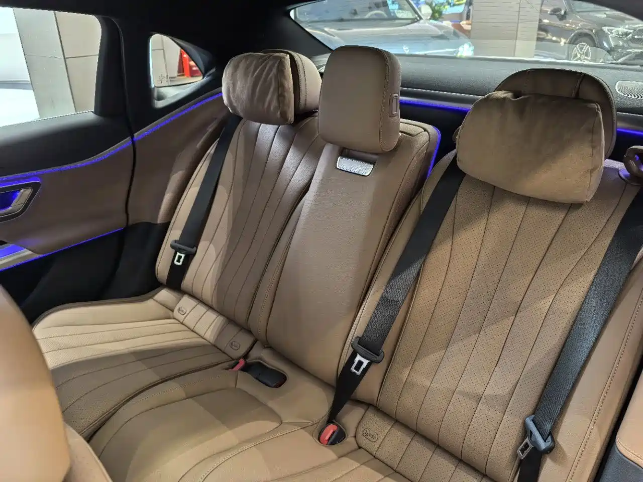 Mercedes-Benz E-Class 2026 E 300 L Luxury фото 11