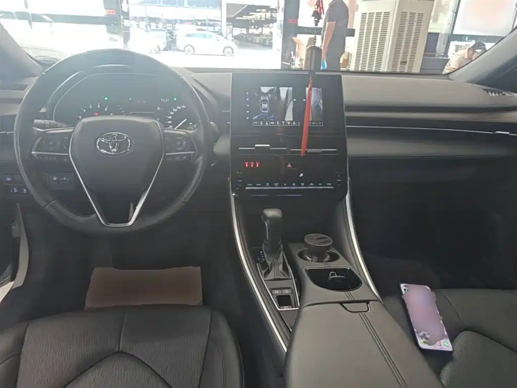 Toyota Avalon 2023 2.0L Premium Selection фото 10
