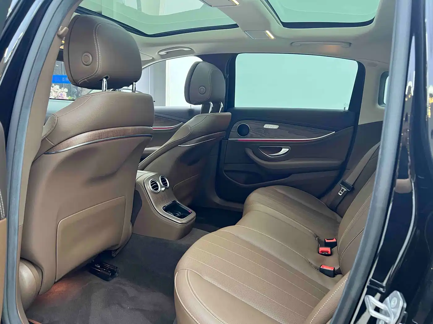 Mercedes-Benz E-Class 2023 E 300 L Luxury фото 18