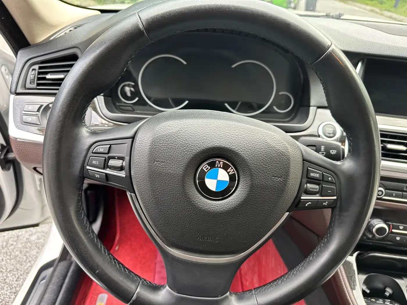BMW 5 Series 2017 525Li Luxury Design Package фото 17