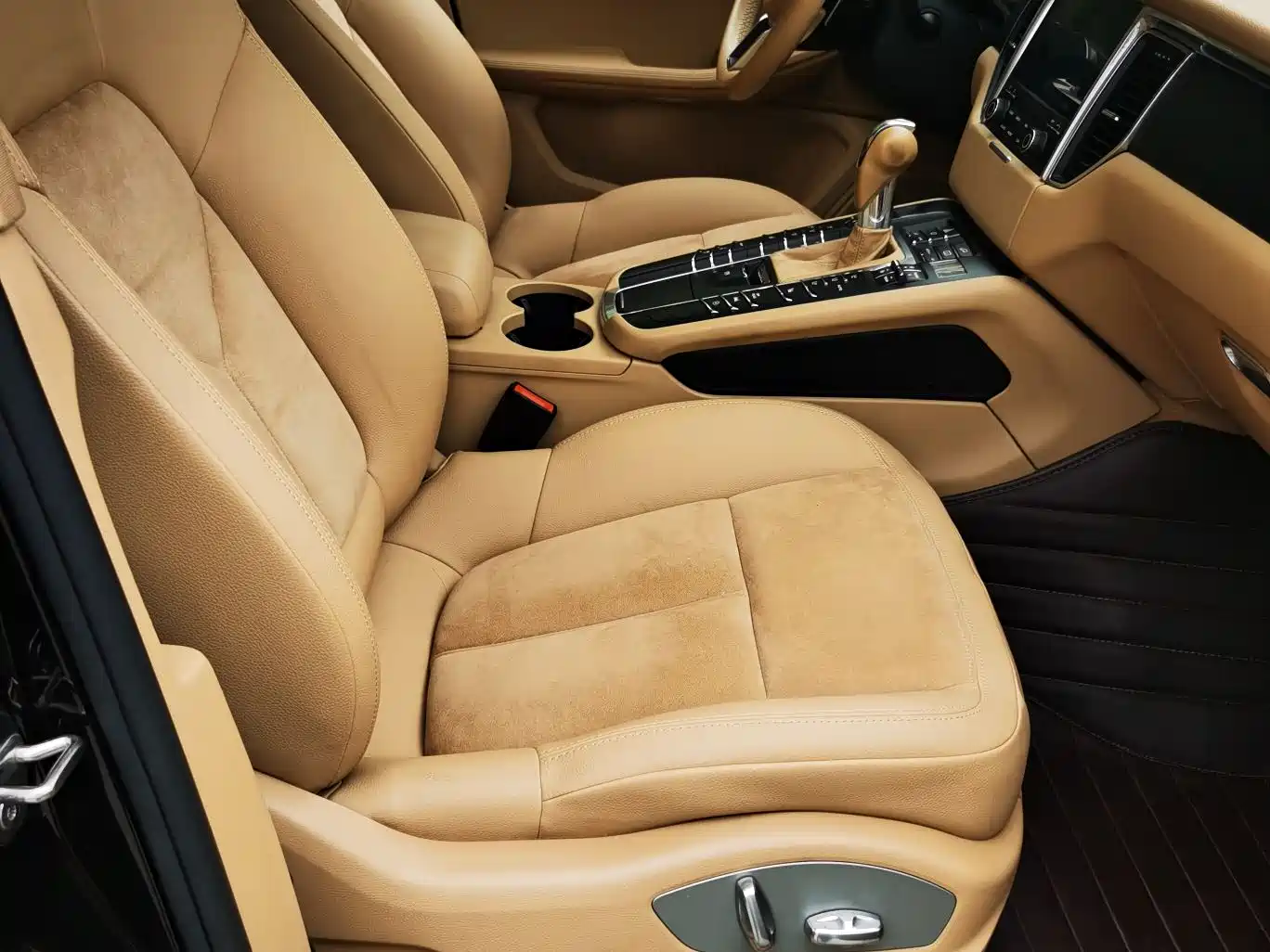 Porsche Macan 2017 Macan 2.0T фото 11