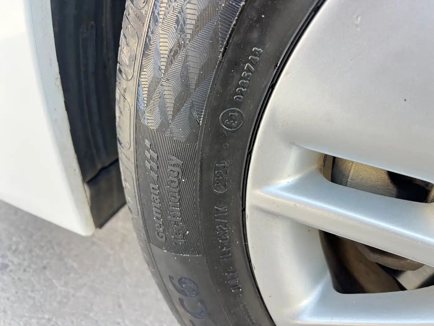 Toyota Corolla 2014 1.6L CVT GLX-i Navigation Edition фото 5