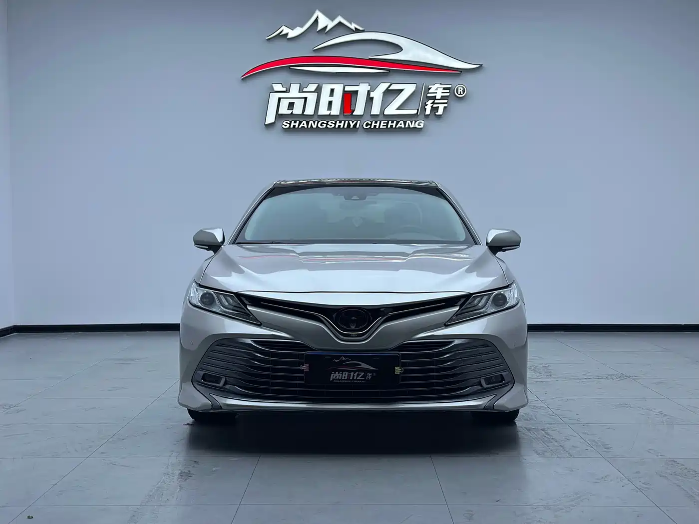 Toyota Camry 2019 2.5G Luxury Edition China VI фото 2