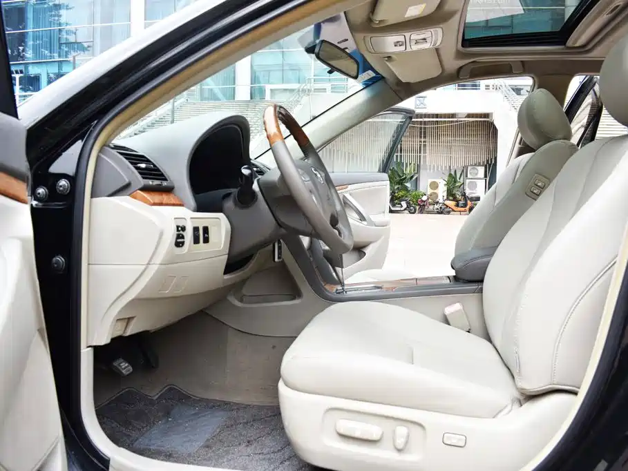صورة 10 - Toyota Camry