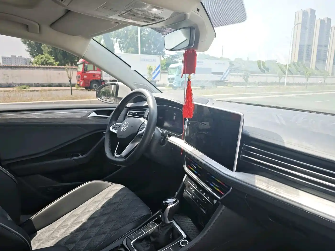 Volkswagen Sagitar 2023 Model Year 280TSI DSG Surpass Edition фото 15