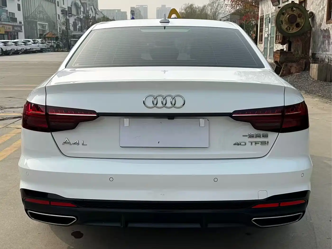 Audi A4L 2025 2 Million Celebration Edition 40 TFSI Luxury Dynamic фото 6