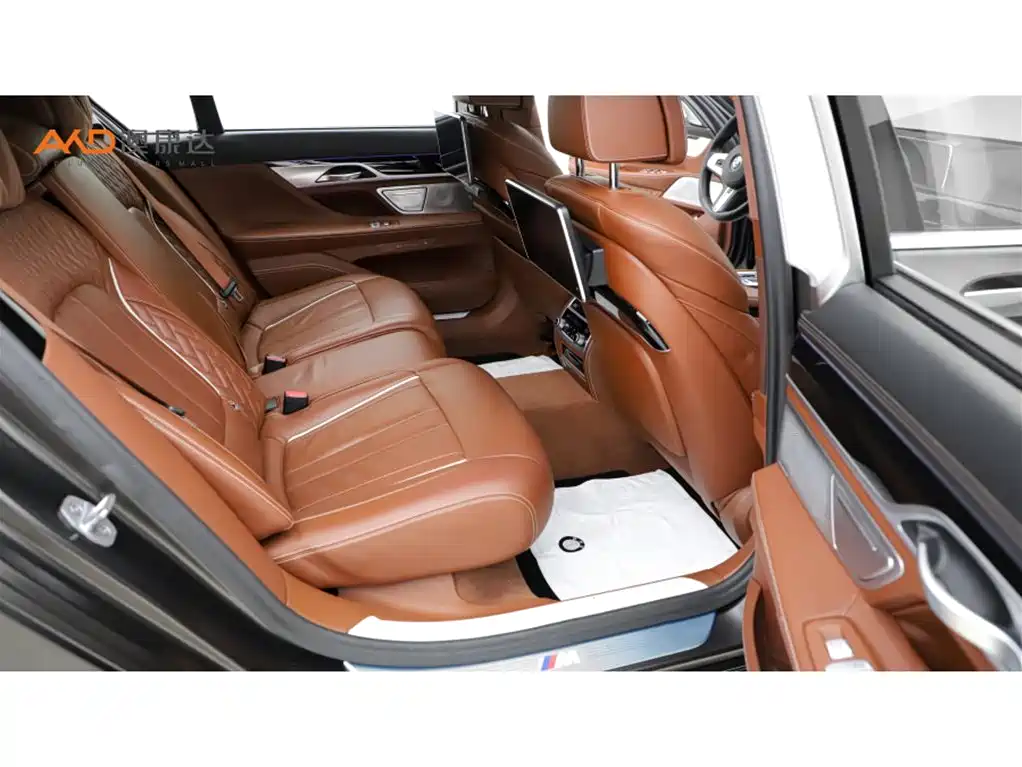 BMW 7 Series 2018 740Li xDrive Premium Type M Sport Package фото 8