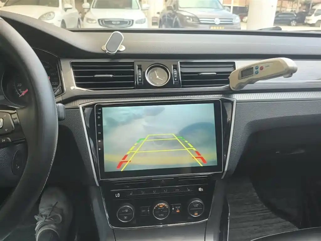 Volkswagen Passat 2017 330TSI DSG Prestige фото 13