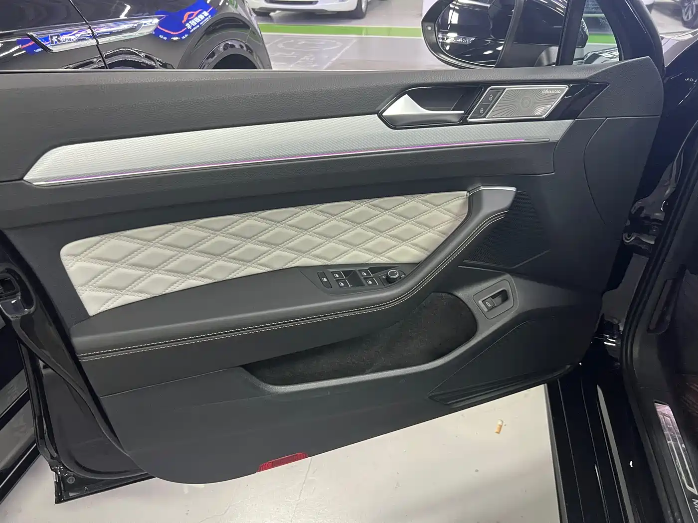 Volkswagen Magotan 2023 Model 2 Million Commemorative Edition 330TSI DSG Luxury фото 17