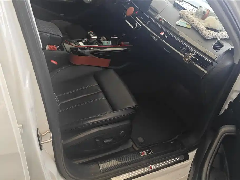 Audi A4L 2020 40 TFSI Luxury Dynamic фото 8