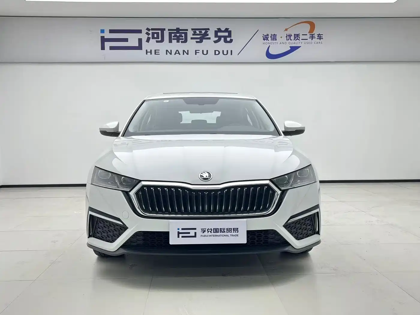 Škoda Octavia 2023 Facelift PRO TSI280 Premium Edition фото 2