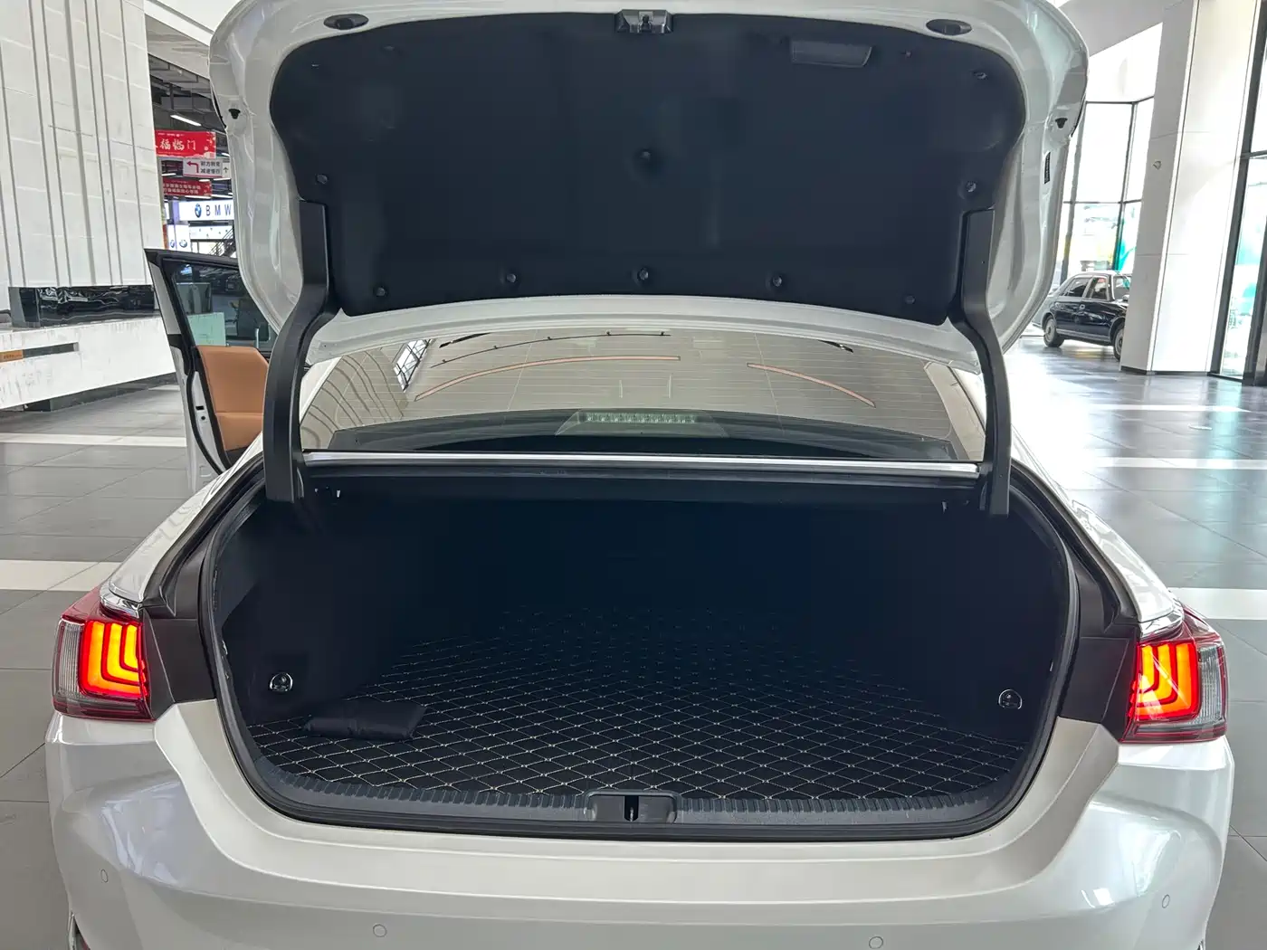 Lexus ES 2020 200 Excellence фото 11