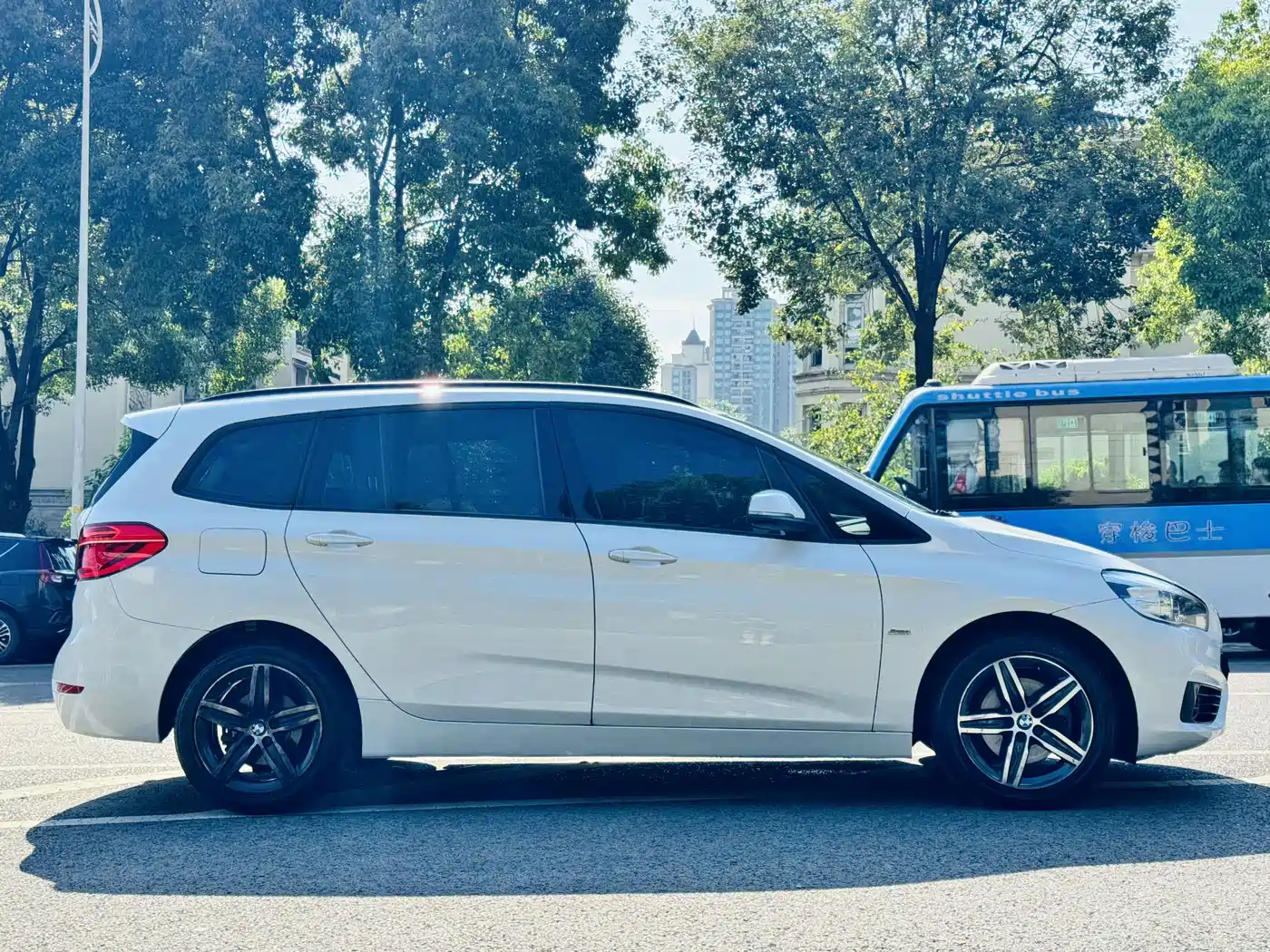 BMW 2 Series Gran Tourer 2015 218i Sport Design Package фото 23
