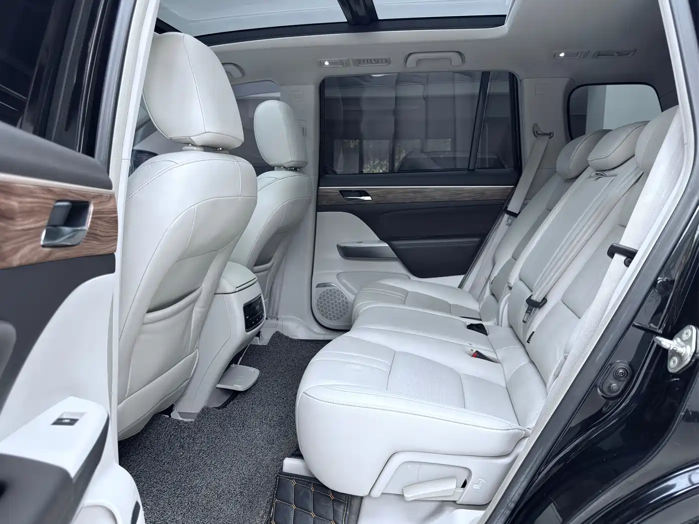 GAC Trumpchi Trumpchi GS8 2017 320T 2WD Luxury Smart Connect (7-seater) фото 4