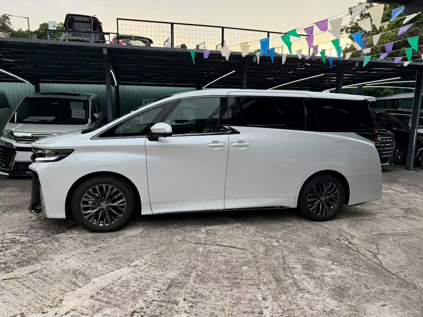Toyota Alphard 2026 2025 Hybrid 2.5L Prestige Gold Edition