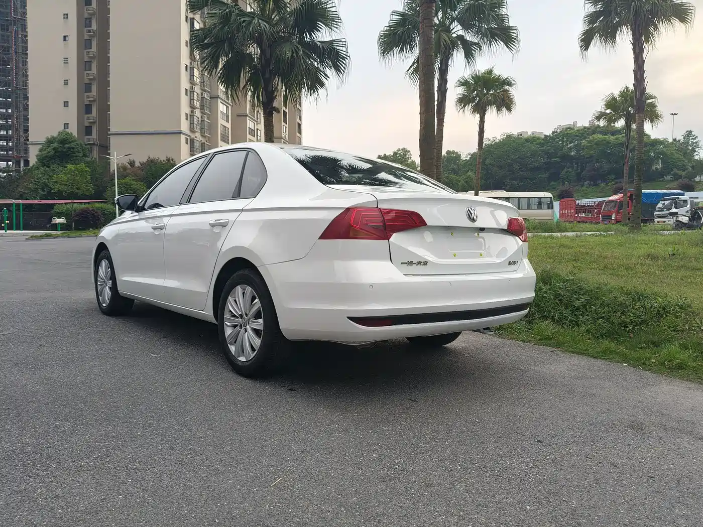 VOLKSWAGEN BORA
