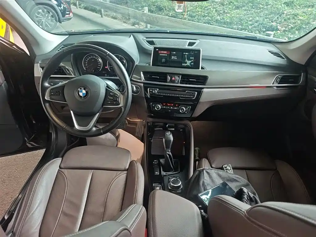 BMW X1 2019 xDrive20Li Premium Model фото 10