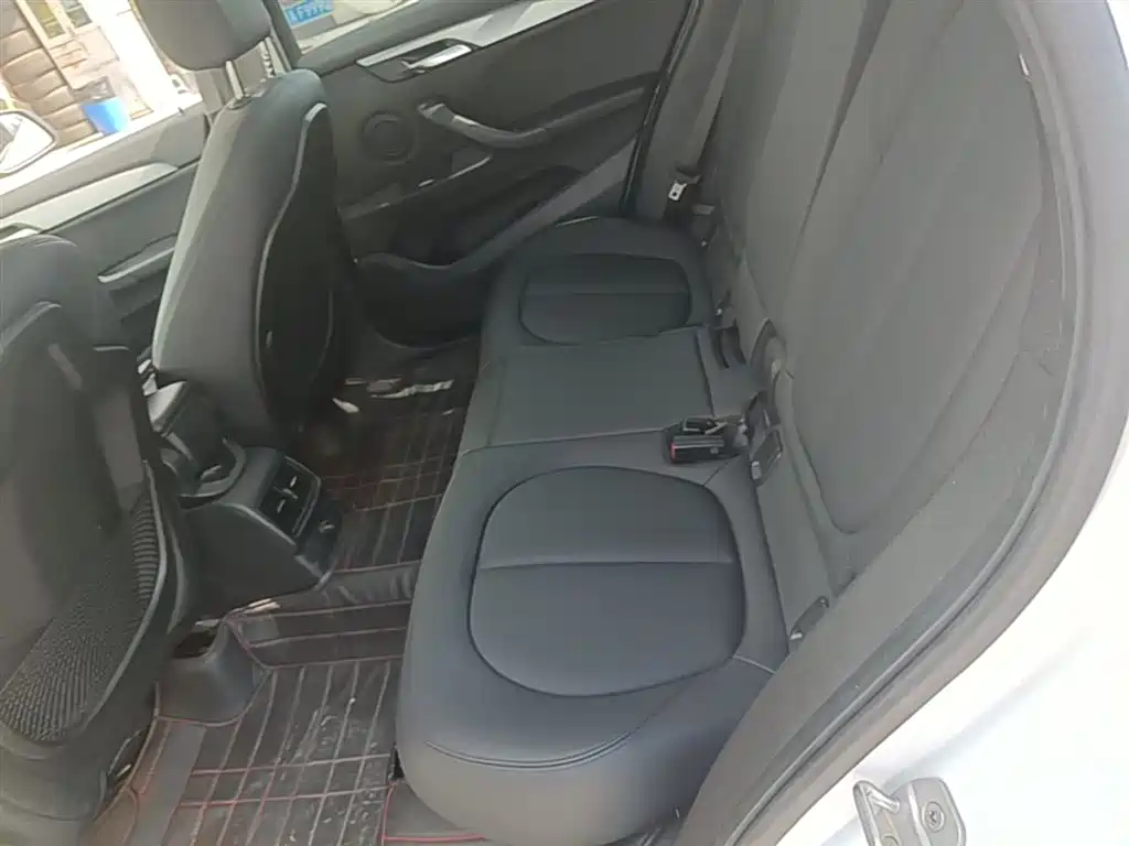 BMW X1 2018 sDrive20Li Leading Model фото 17