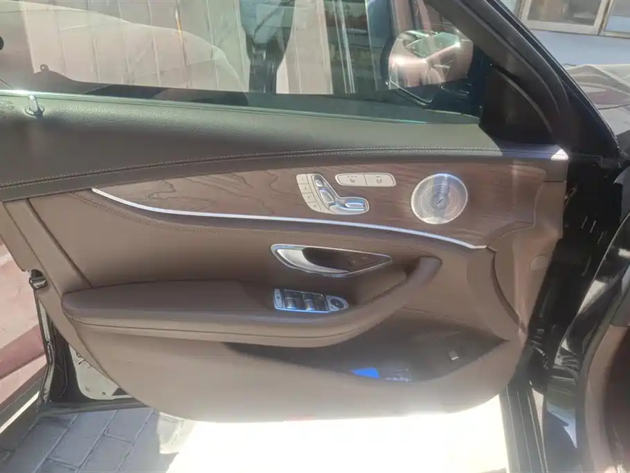 Mercedes-Benz E-Class 2019 E 300 L Luxury фото 7