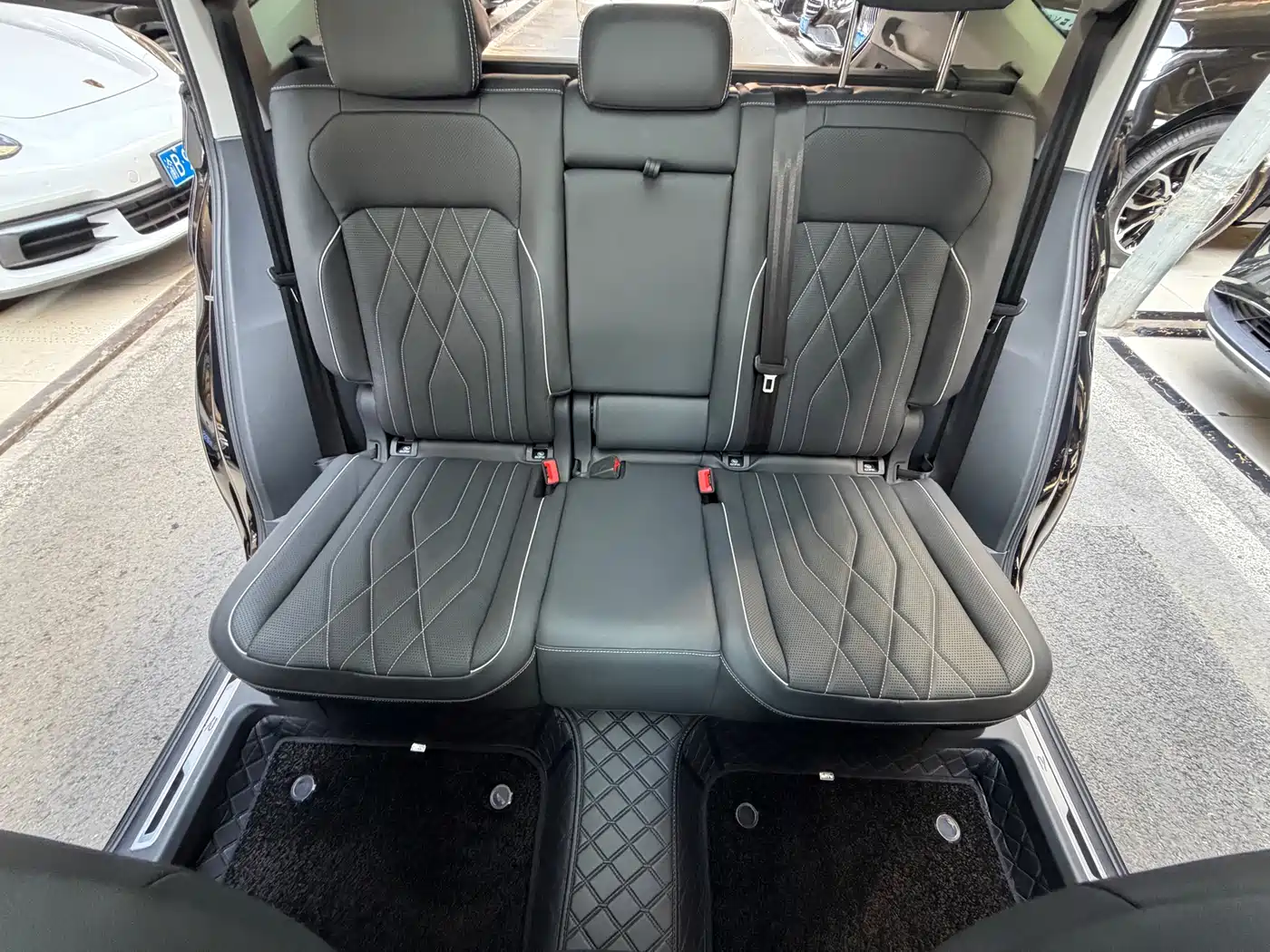 Volkswagen Tiguan L 2024 330TSI Automatic 2WD R-Line Premium Enjoyment Edition фото 22