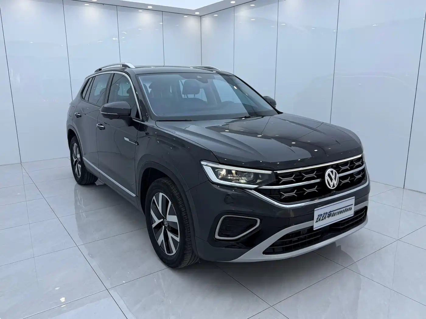 Volkswagen Tayron 2023 280TSI 2WD Luxury Plus Advanced Edition фото 3
