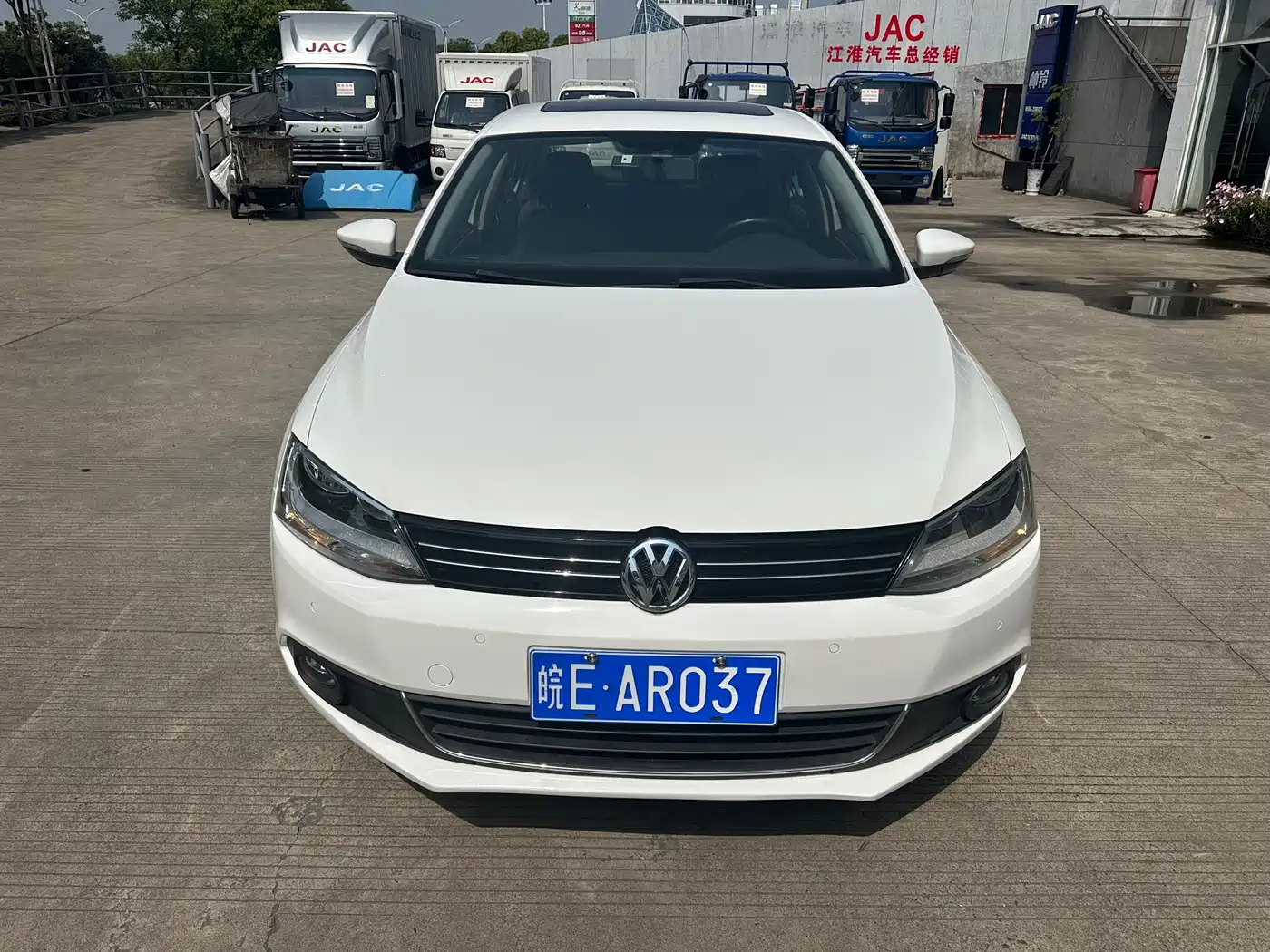 Volkswagen Sagitar 2014 1.4TSI Automatic Luxury фото 2