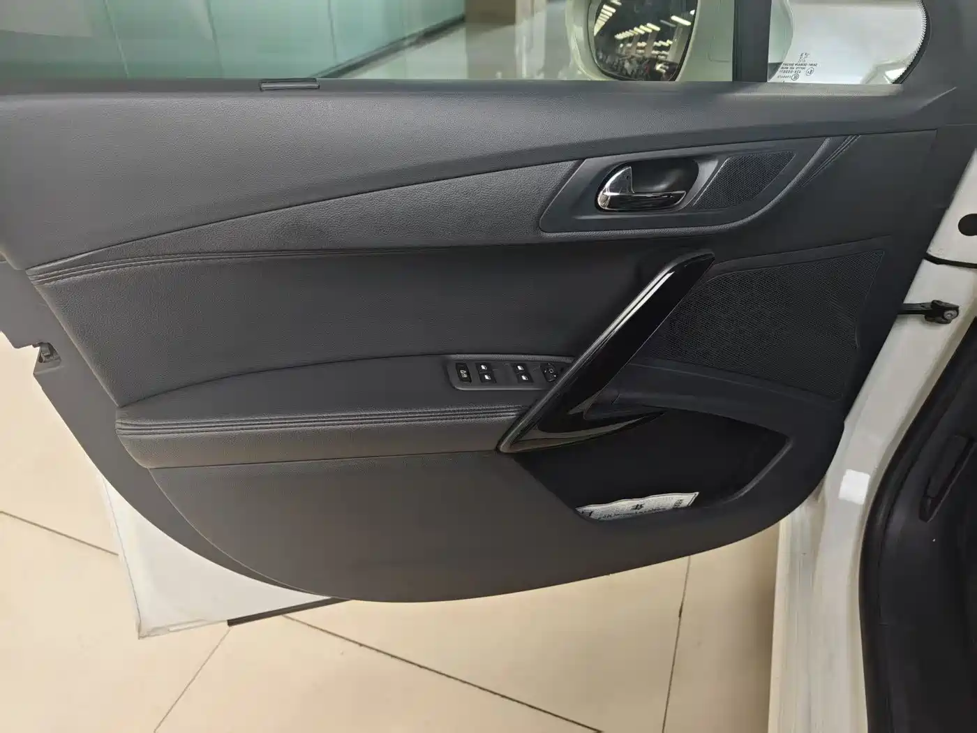 Peugeot 508 2015 1.8THP Auto Excellence Edition фото 24