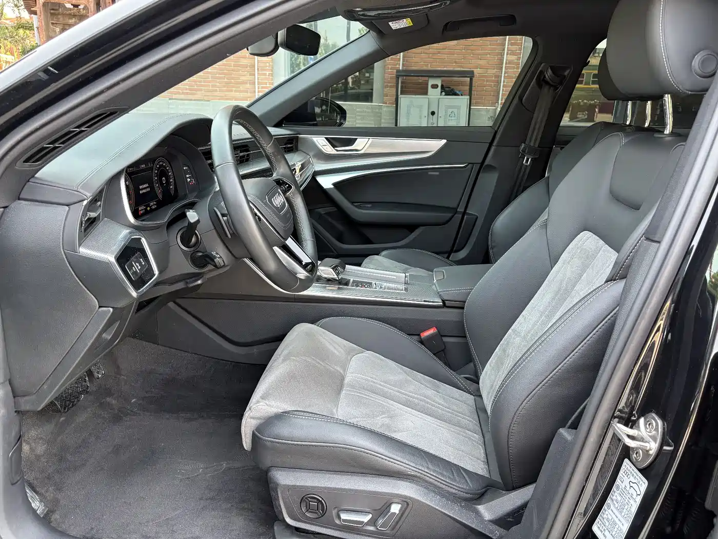 Audi A6L 2023 40 TFSI Luxury Dynamic фото 4
