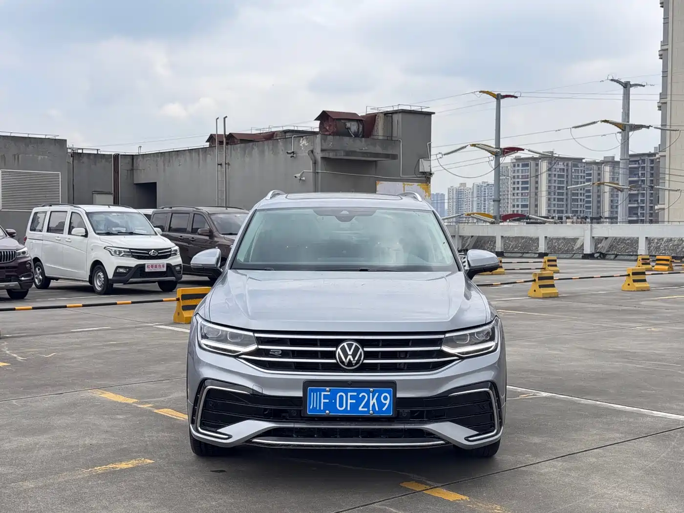 Volkswagen Tiguan L 2023 Facelift 330TSI Auto FWD R-Line Premium фото 2