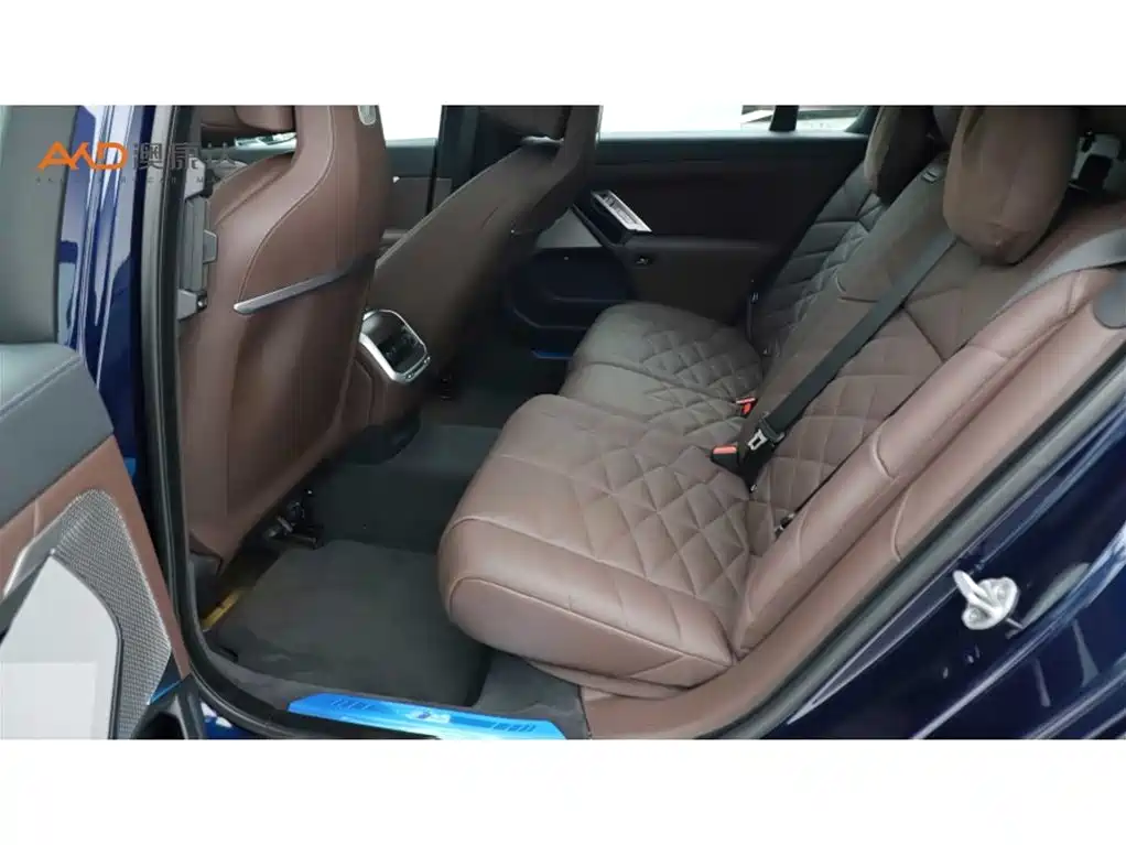 BMW 7 Series 2023 Model 735Li M Sport Package фото 7