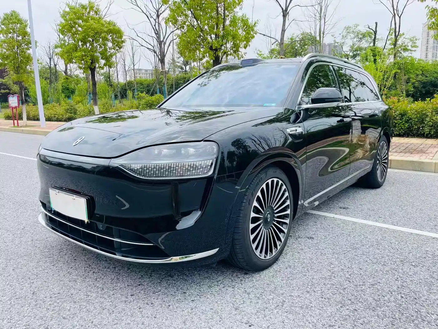AITO Wenjie AITO M9 2025 Range Extender Max 52kWh 5-Seater фото 3