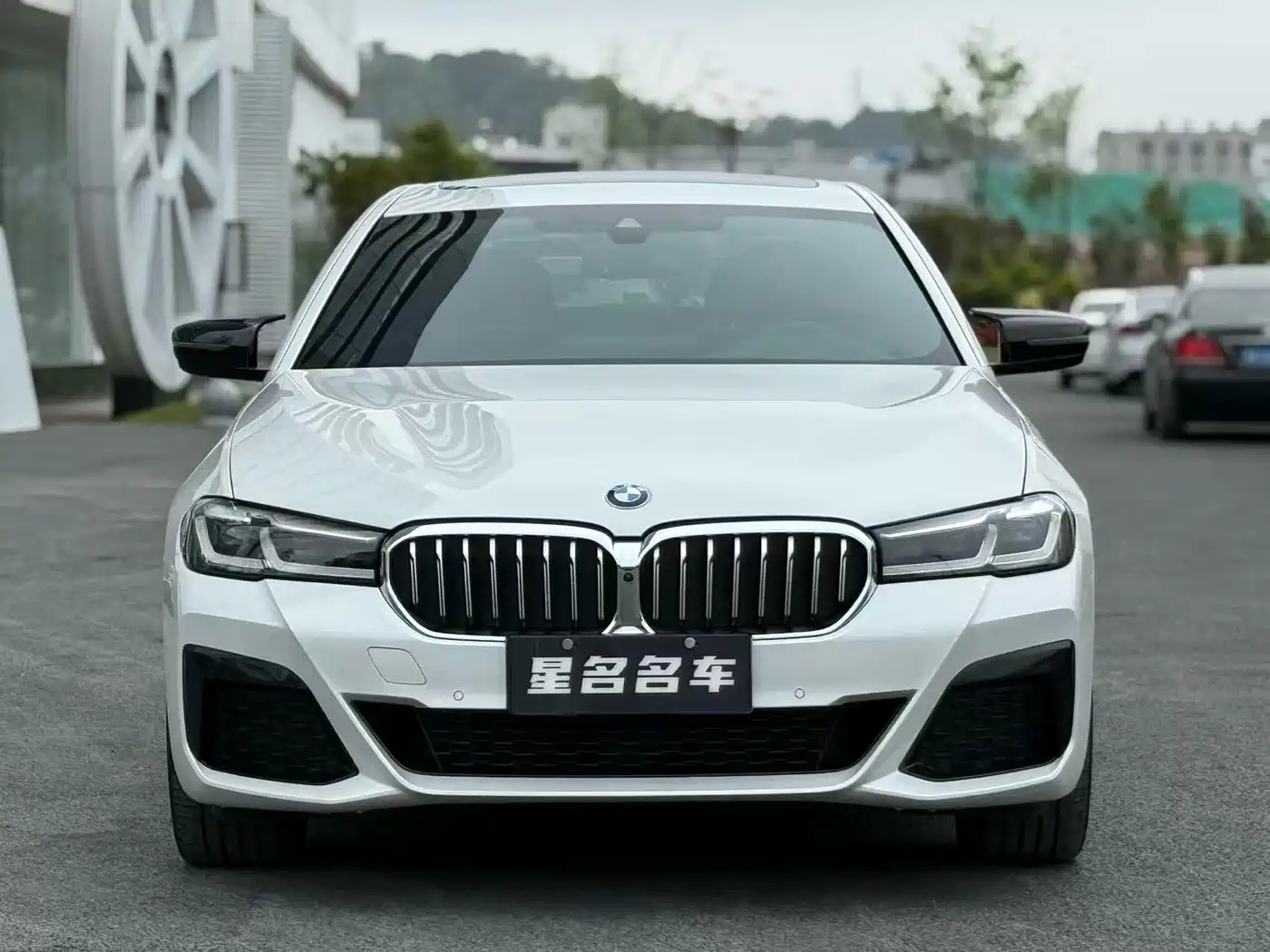 BMW 5 Series 2022 Model Third Facelift 530Li Premium M Sport Package фото 2