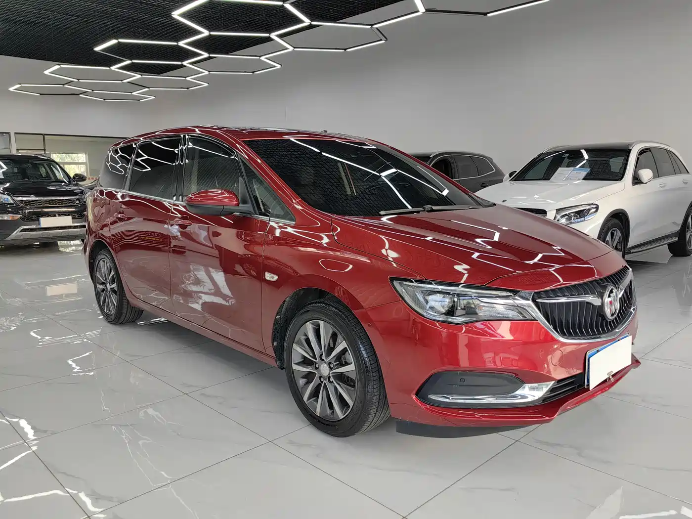 Buick GL6 2018 18T 6-Seater Premium фото 3