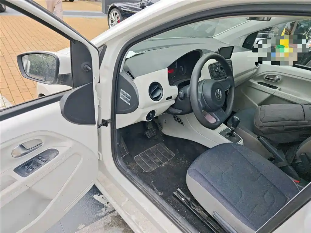 Volkswagen up! 2015 1.0L move up! фото 14