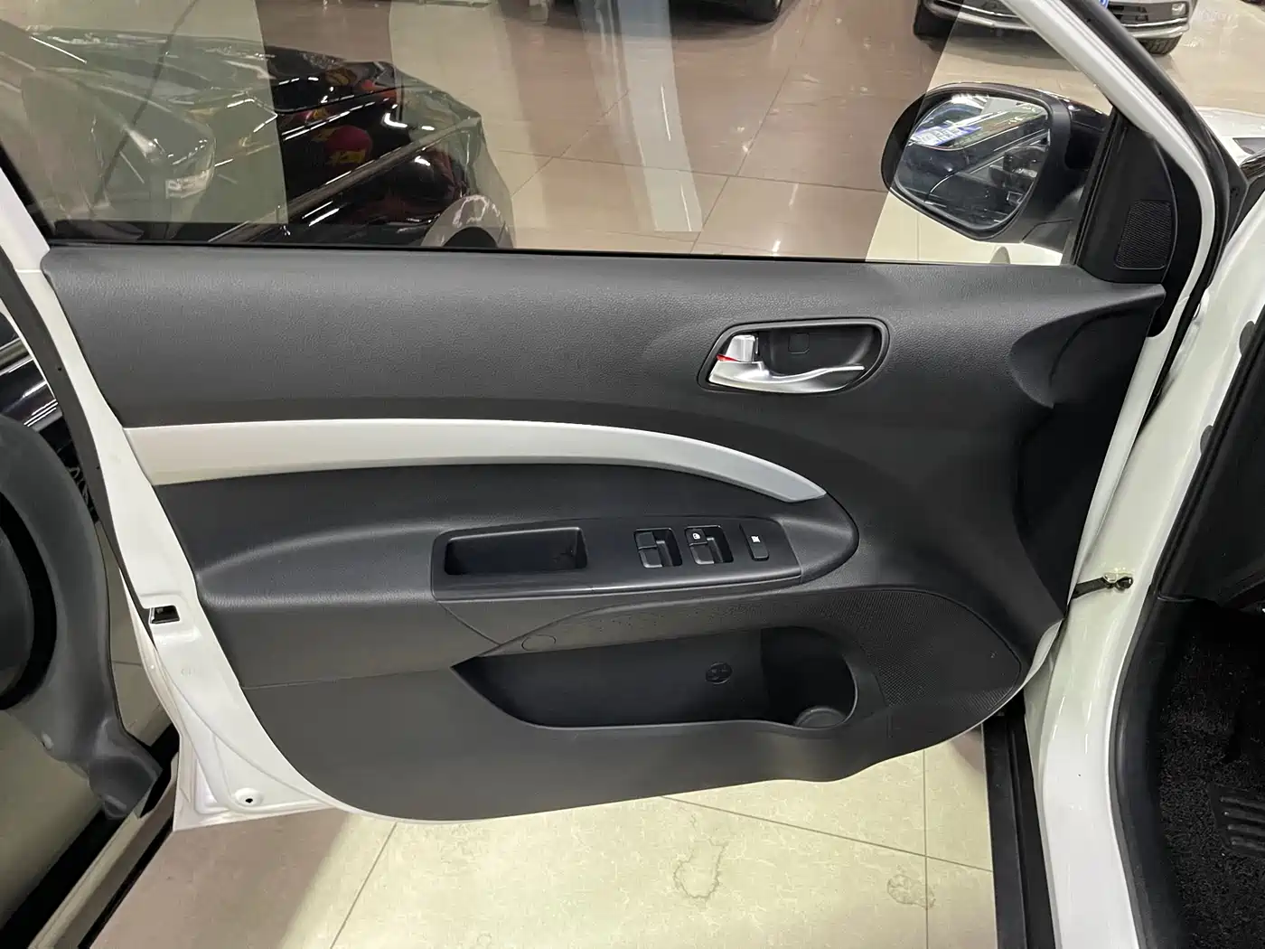 Kia KX1 2021 1.4L CVT Fun Sunroof Version фото 9